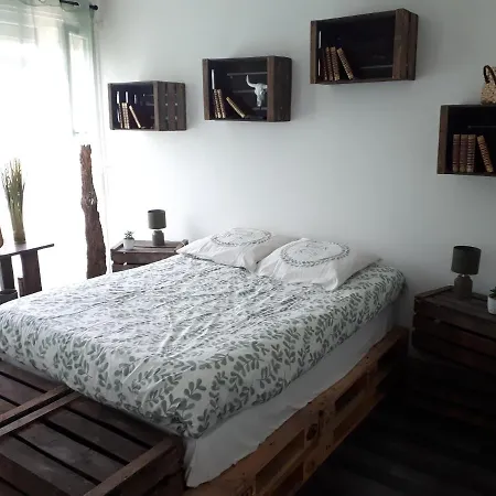 Chrismarie - Chaleureux Et Bien Situé - Parking Et Wifi Gratuits Appartamento Mont-Saint-Aignan